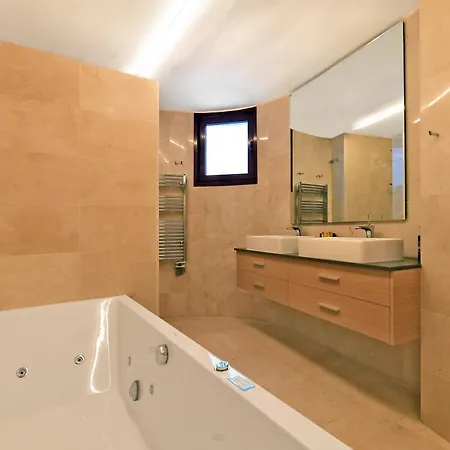 Villa Luxury With Jacuzzis Near Puerto Banus *