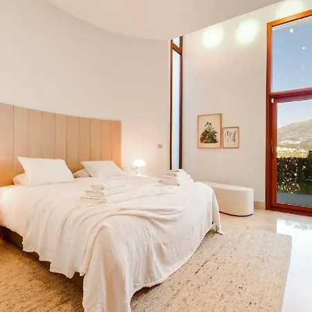 Luxury With Jacuzzis Near Puerto Banus Villa *